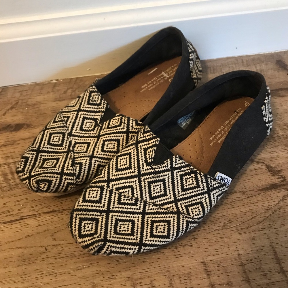 Toms Size 6.5 Shoes